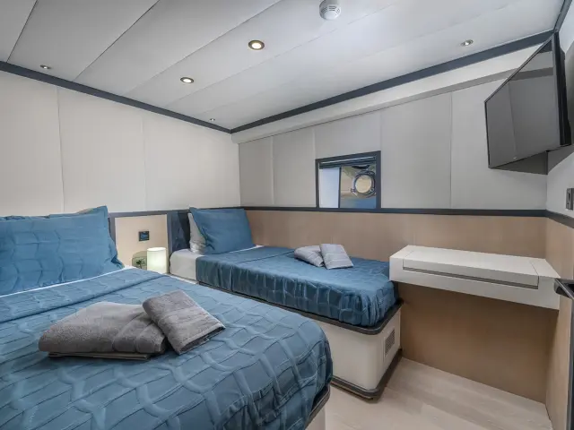 east-med-yachting-calm-down_0017