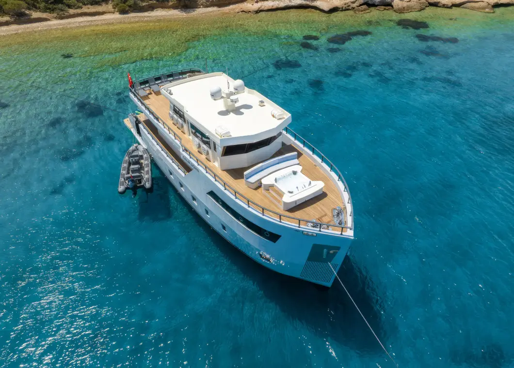 east-med-yachting-calm-down_0019