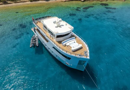 east-med-yachting-calm-down_0019