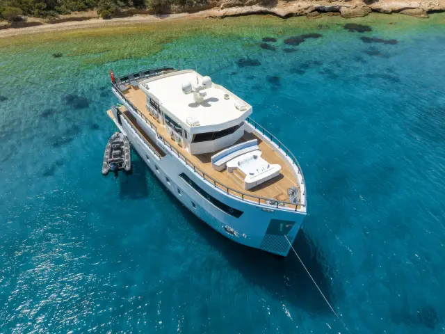 east-med-yachting-calm-down_0019