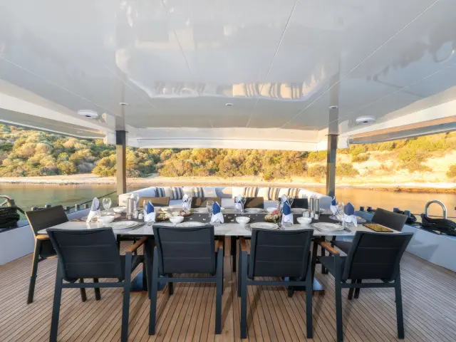 east-med-yachting-calm-down_0023