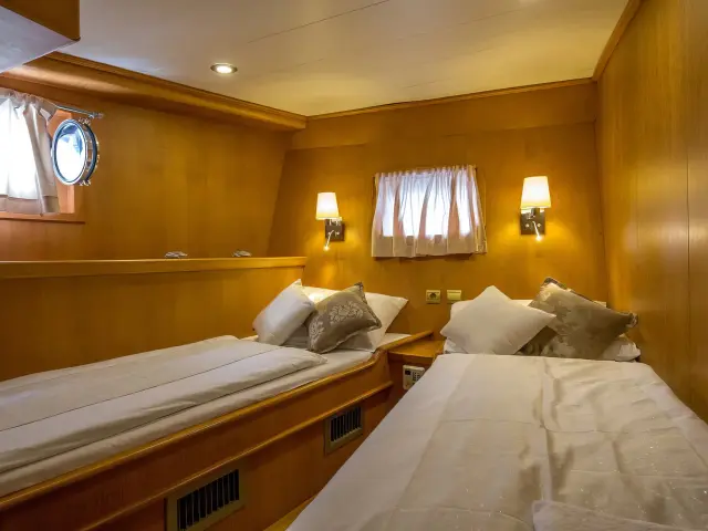 Yacht Morning Star cabin