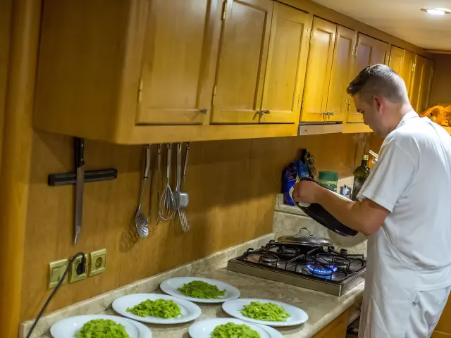 Yacht Morning Star kitchen