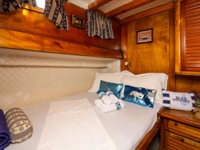 Yacht San cabin