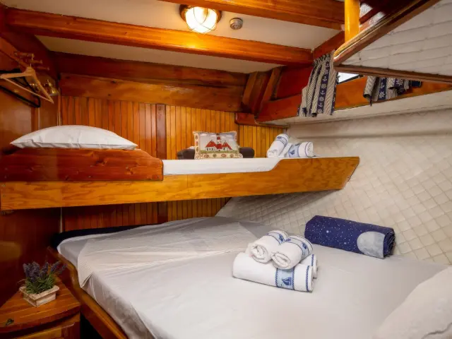 Yacht San cabin