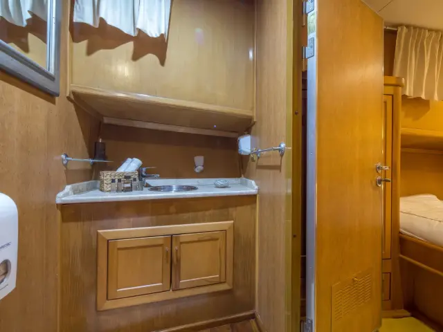 Yacht Morning Star cabin bathroom