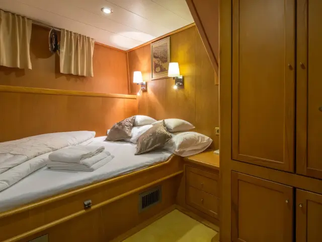 Yacht Morning Star cabin