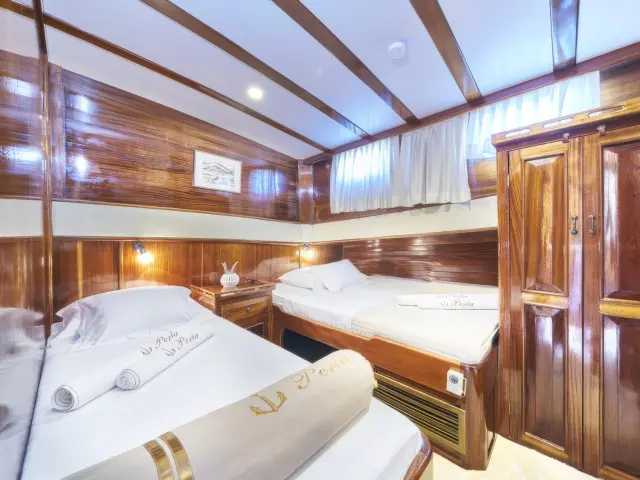 Yacht Perla cabin