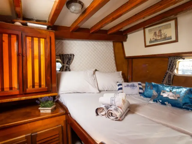 Yacht San cabin